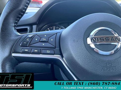 Used 2019 Nissan Rogue SV w/ Premium Package AWD/4WD image 18