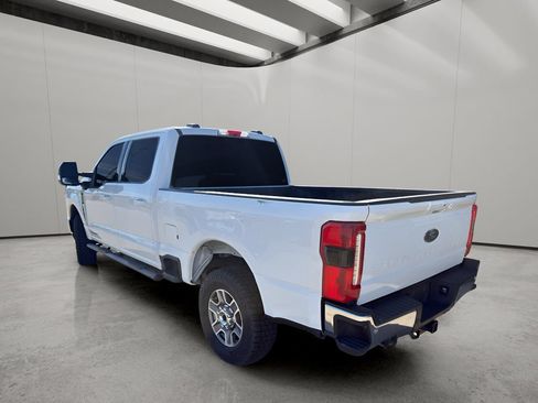 Used 2025 Ford F250 Lariat AWD/4WD image 3