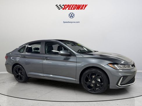 New 2026 Volkswagen Jetta SE FWD image 12