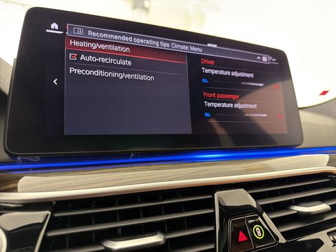 Used 2023 BMW 530i w/ Premium Package RWD image 26