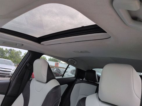 Used 2018 Toyota Prius Four w/ Advanced Technology Package FWD image 29