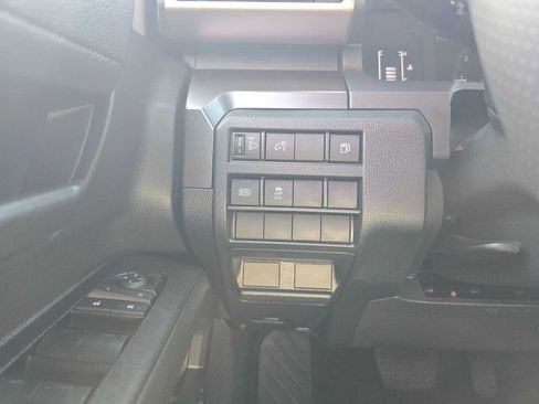 Certified 2026 Toyota 4Runner SR5 AWD/4WD image 33