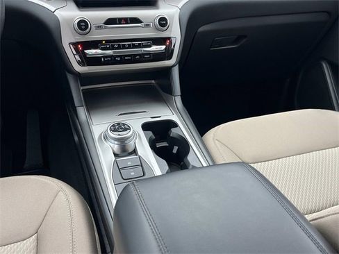 Used 2023 Ford Explorer XLT image 17