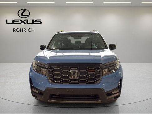 Used 2024 Honda Passport TrailSport image 2