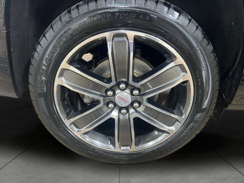 Used 2019 GMC Acadia Denali w/ Technology Package image 11