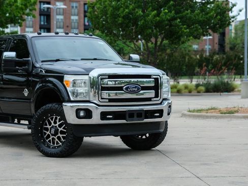 Used 2015 Ford F250 Lariat w/ Lariat Ultimate Package image 3