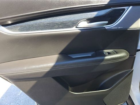 Used 2025 Cadillac XT5 Premium Luxury image 44