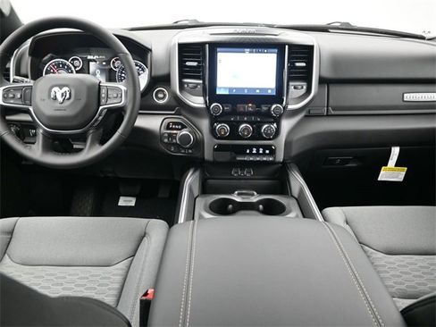 New 2026 RAM 1500 4x4 Crew Cab image 15