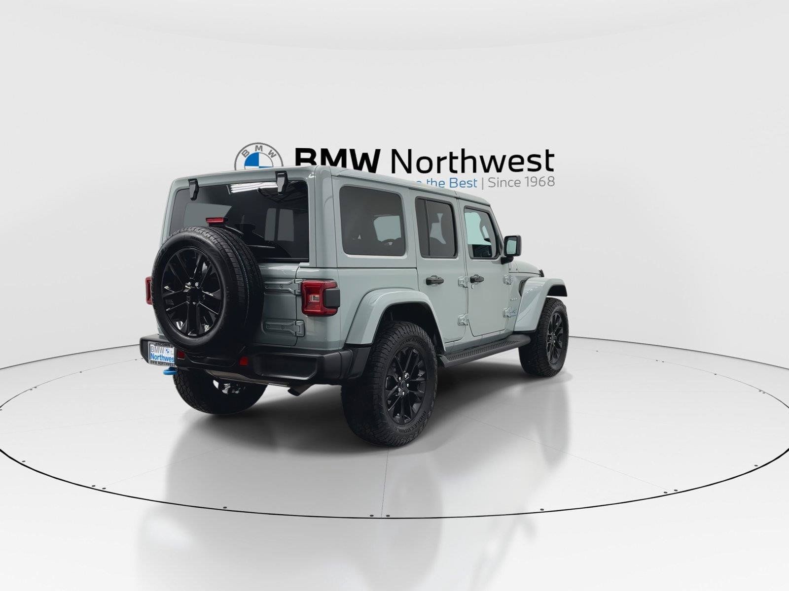 Used 2024 Jeep Wrangler Unlimited Sahara AWD/4WD image 3
