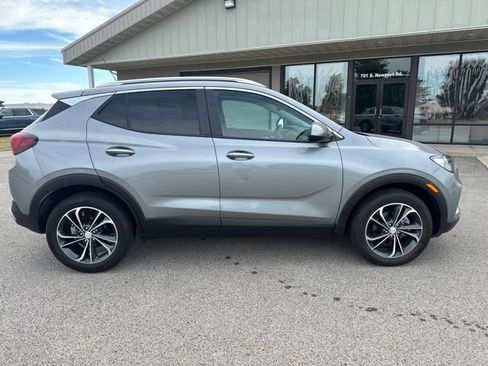 Used 2023 Buick Encore GX Select w/ Safety Package II FWD image 5