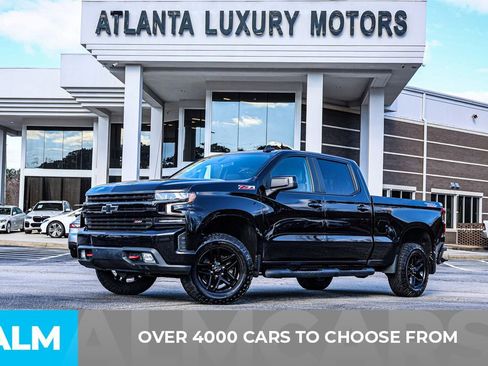 Used 2021 Chevrolet Silverado 1500 LT Trail Boss w/ Convenience Package II image 2