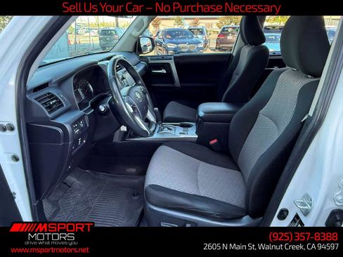 Used 2018 Toyota 4Runner SR5 AWD/4WD image 11