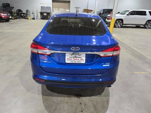 Used 2017 Ford Fusion SE image 10
