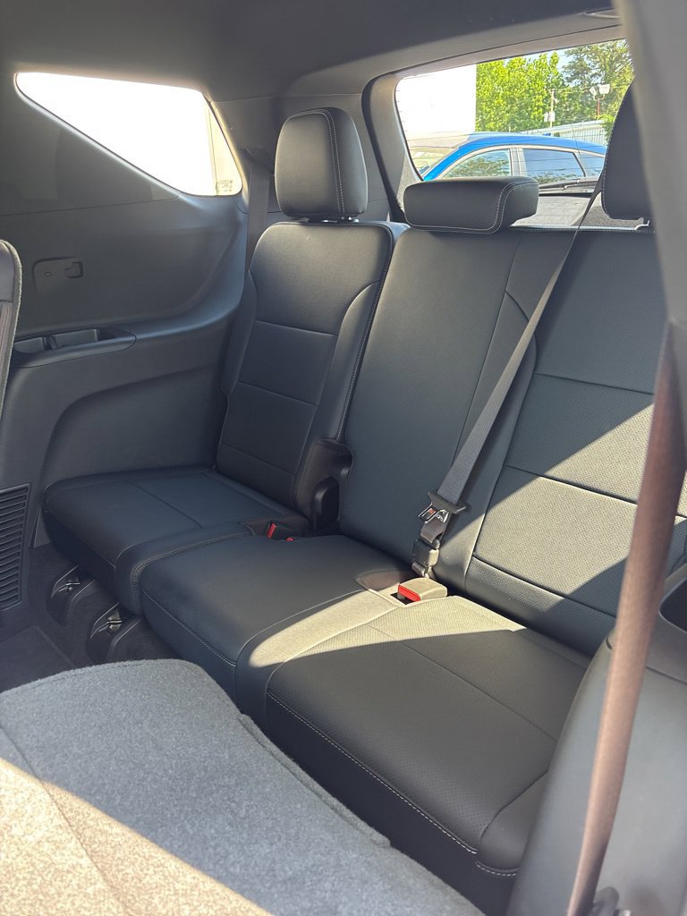 Used 2026 Chevrolet Traverse LT AWD/4WD image 16