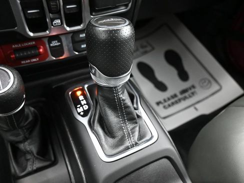 Used 2024 Jeep Gladiator Mojave w/ Convenience Group AWD/4WD image 26