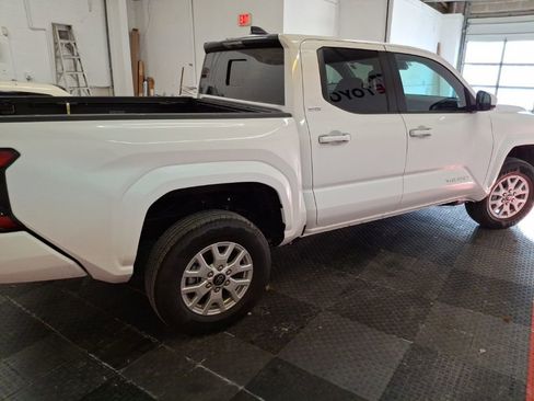 Used 2025 Toyota Tacoma SR5 image 11
