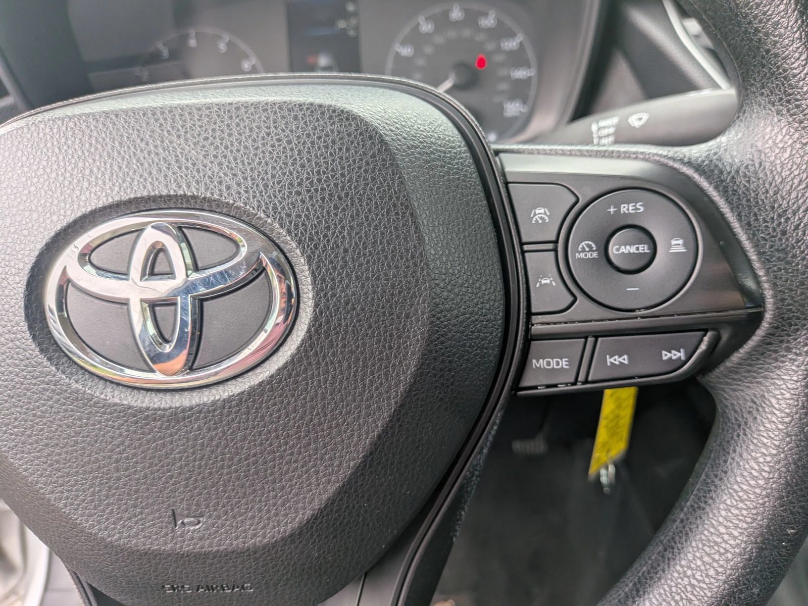 Used 2023 Toyota Corolla LE FWD image 33