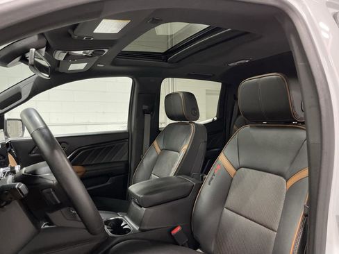 Used 2023 GMC Canyon AT4 w/ AT4 Premium Package AWD/4WD image 14