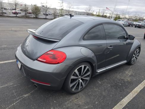 Used 2012 Volkswagen Beetle 2.0T w/ Lamp & Wheel Pkg image 8