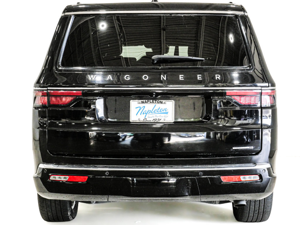 Used 2024 Jeep Wagoneer L Series III w/ Flexible Seating Group AWD/4WD image 6