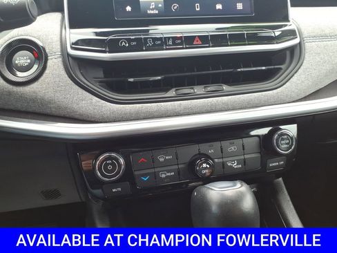 Used 2022 Jeep Compass Latitude image 18