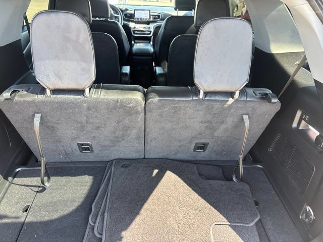Certified 2023 Ford Explorer XLT w/ Equipment Group 202A RWD image 9