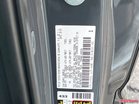Certified 2025 Toyota Tacoma PreRunner RWD image 34