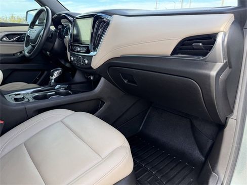 Certified 2023 Chevrolet Traverse LT image 16
