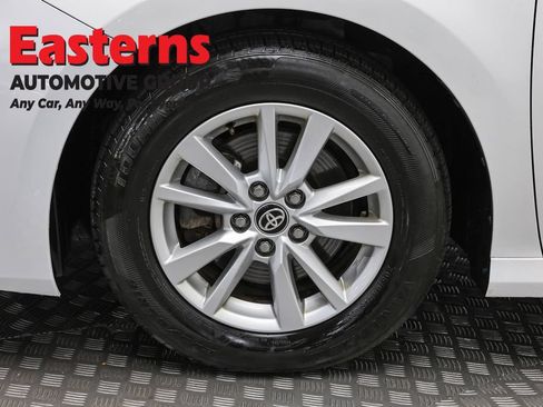 Used 2025 Toyota Camry LE FWD image 32