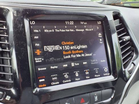 Used 2019 Jeep Cherokee Limited w/ Technology Group image 21