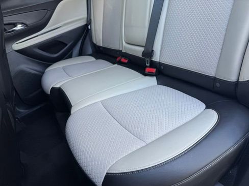 Used 2020 Buick Encore Preferred AWD/4WD image 7