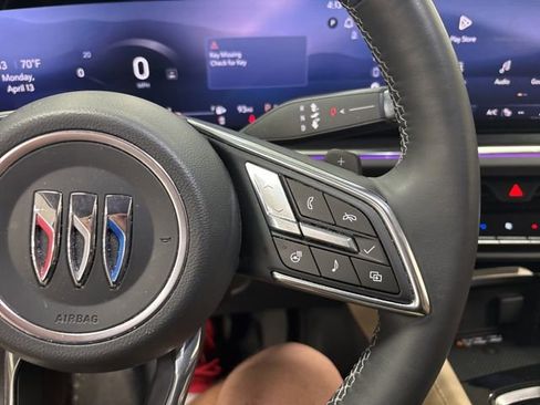 Used 2024 Buick Envision Preferred image 27