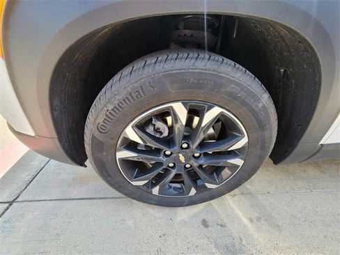 Used 2023 Chevrolet TrailBlazer LT w/ Convenience Package FWD image 9