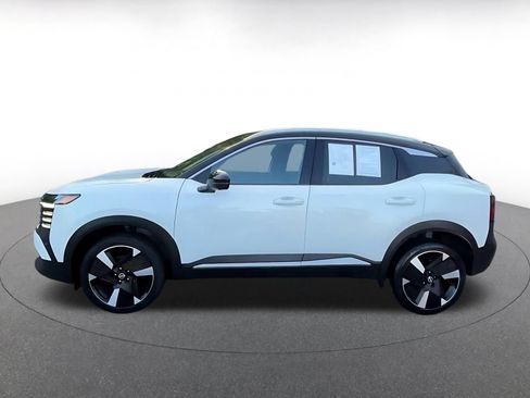 Used 2026 Nissan Kicks SR FWD image 7