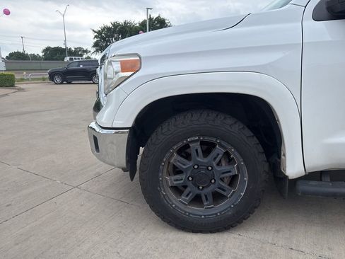 Used 2016 Toyota Tundra SR5 w/ SR5 Upgrade Package RWD image 2