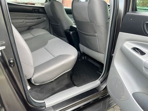 Used 2015 Toyota Tacoma 4x4 Double Cab w/ TRD Off-Road Package image 16