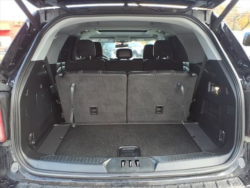 Certified 2020 Ford Explorer XLT w/ Equipment Group 202A image 10