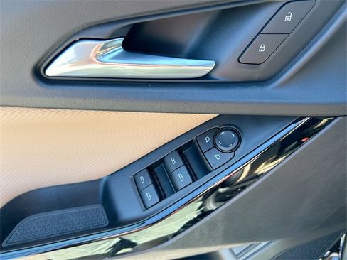 New 2025 Chevrolet Equinox ACTIV w/ Safety and Technology Package image 24