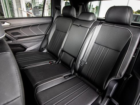 Certified 2023 Volkswagen Tiguan SE R-Line FWD image 26