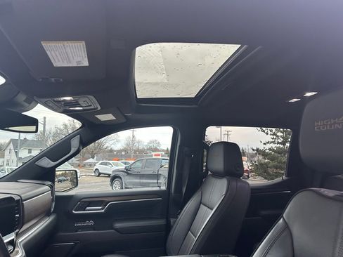 Used 2022 Chevrolet Silverado 1500 High Country w/ High Country Premium Package image 14