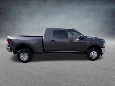 Used 2022 RAM 3500 Big Horn w/ Protection Group AWD/4WD image 7