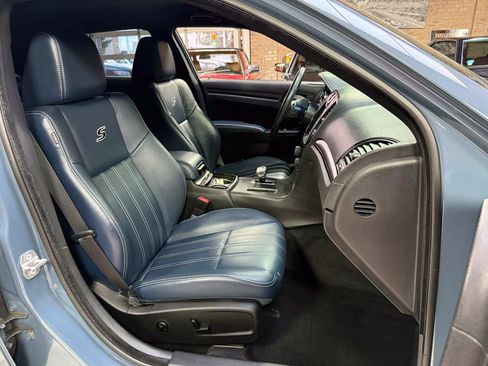Used 2014 Chrysler 300 S w/ Luxury Group RWD image 23