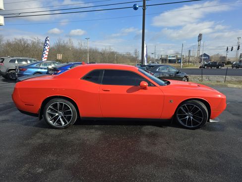 Used 2017 Dodge Challenger R/T Scat Pack w/ Leather Interior Group image 14