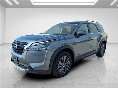 Used 2024 Nissan Pathfinder SV AWD/4WD image 6