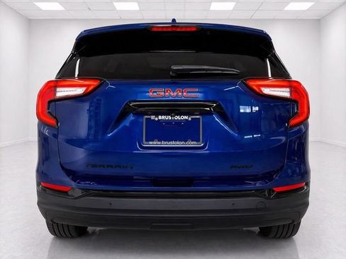 Used 2022 GMC Terrain SLT w/ Infotainment Package II AWD/4WD image 9