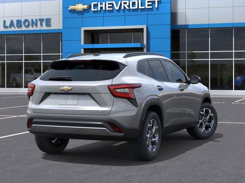 New 2025 Chevrolet Trax LT w/ Driver Confidence Package image 6