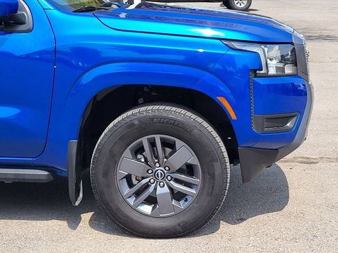 Certified 2025 Nissan Frontier SV AWD/4WD image 3