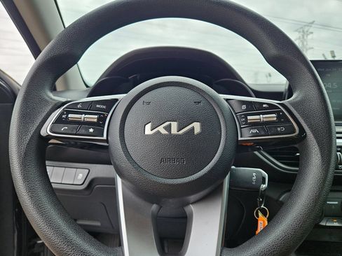 Used 2024 Kia Forte LXS FWD image 11
