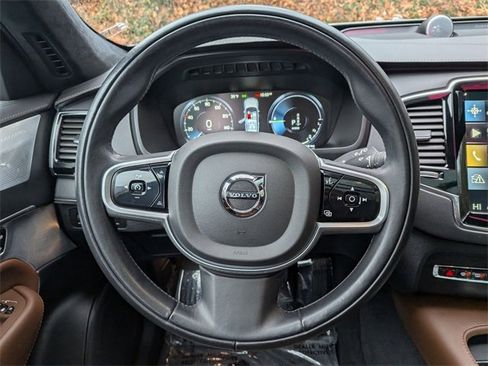 Certified 2022 Volvo XC90 T8 Inscription w/ Lounge Package image 14