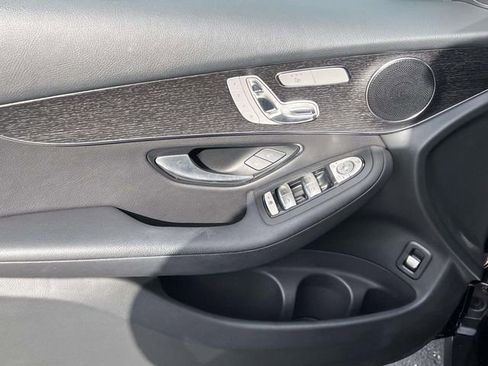 Used 2022 Mercedes-Benz GLC 300 4MATIC image 16
